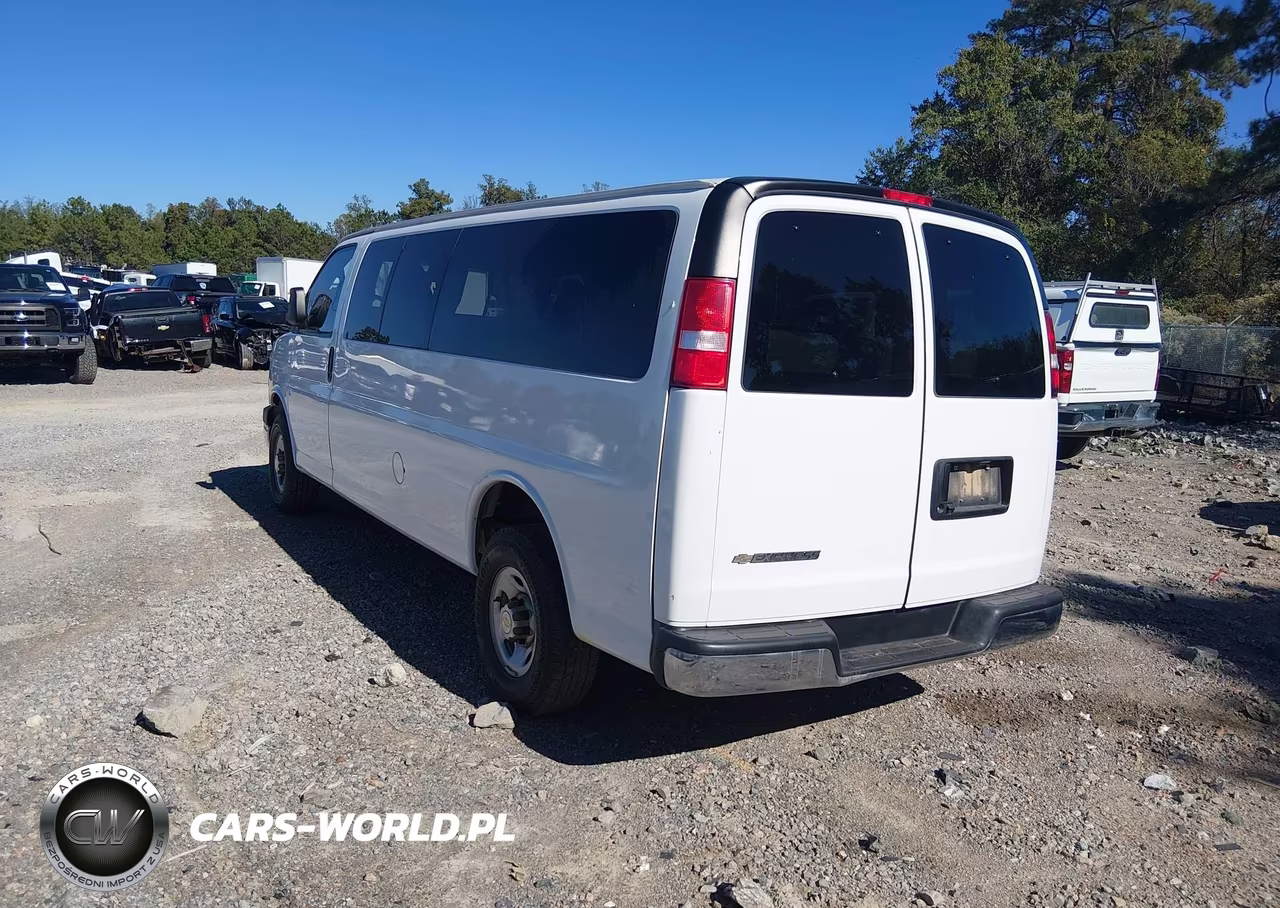 2024 Chevrolet Express Passenger Rwd 3500 Extended Wheelbase Lt VIN:1GAZGPF77R1140207 - 3
