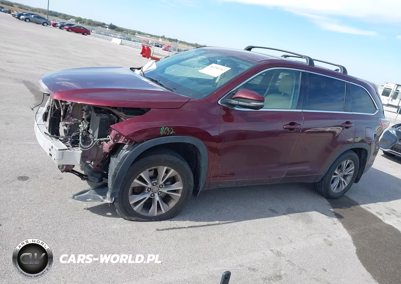 2015 Toyota Highlander Le Plus V6 VIN:5TDBKRFH5FS099389 - 15