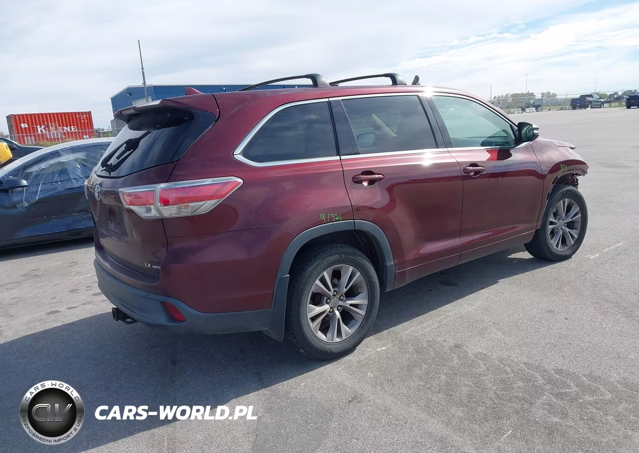 2015 Toyota Highlander Le Plus V6 VIN:5TDBKRFH5FS099389 - 4