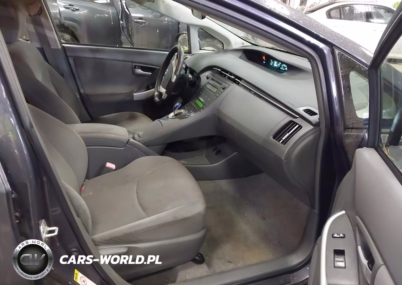 2011 Toyota Prius Two VIN:JTDKN3DU2B0271556 - 5
