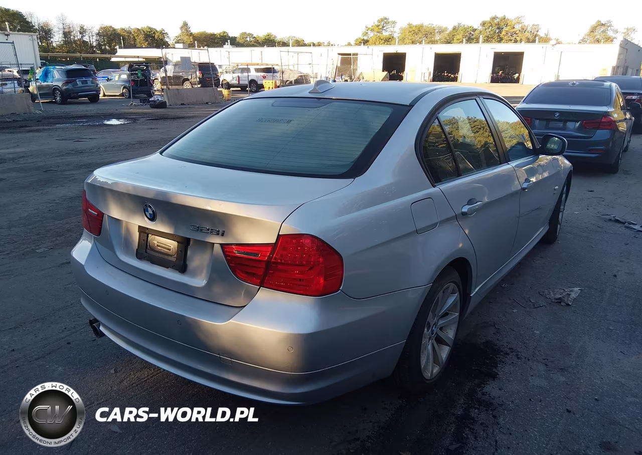 2011 BMW 328I xDrive VIN:WBAPK5C59BA662800 - 4