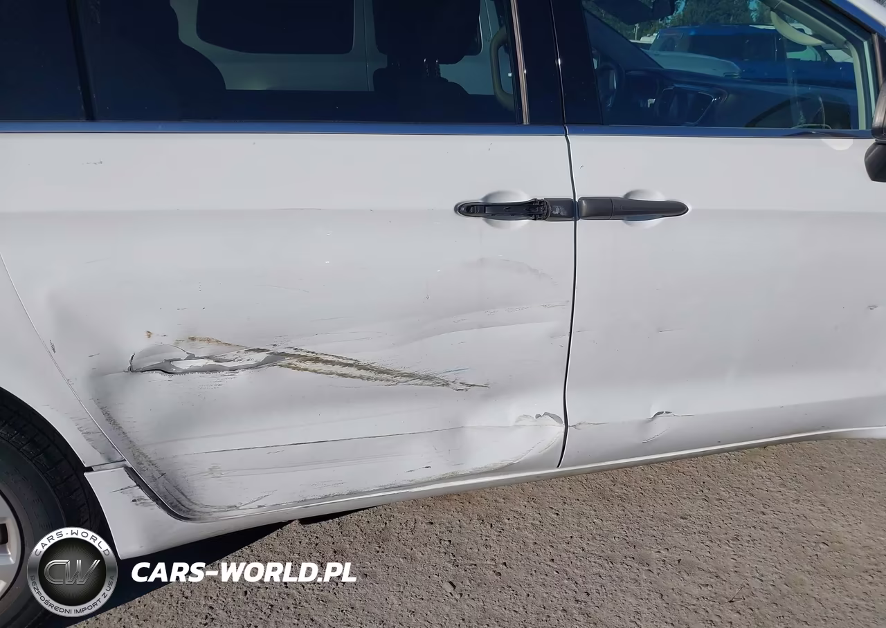 2020 Chrysler Voyager L VIN:2C4RC1AG9LR287509 - 19