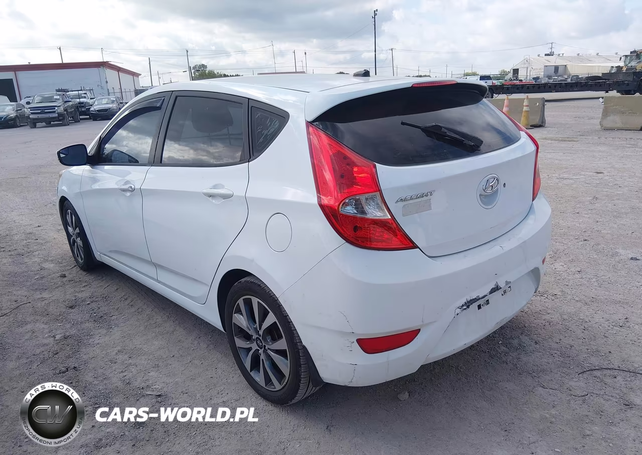 2015 Hyundai Accent Sport VIN:KMHCU5AE1FU205655 - 3
