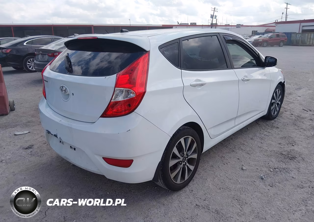 2015 Hyundai Accent Sport VIN:KMHCU5AE1FU205655 - 4