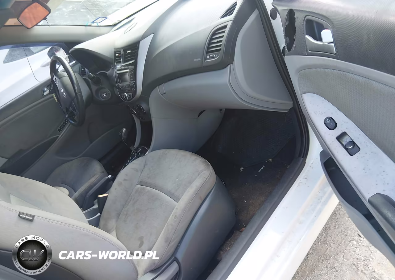 2015 Hyundai Accent Sport VIN:KMHCU5AE1FU205655 - 5