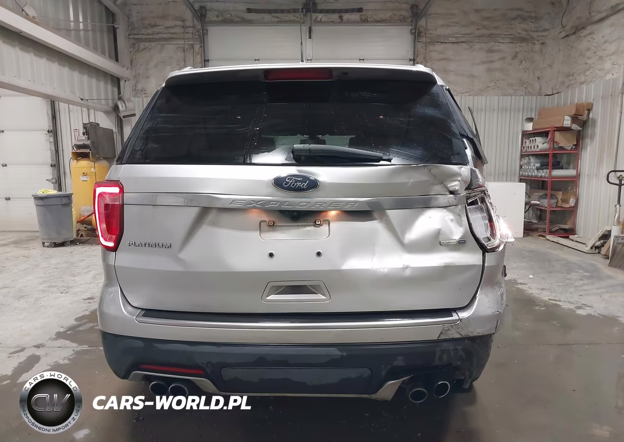 2018 Ford Explorer Platinum VIN:1FM5K8HT1JGA00252 - 16