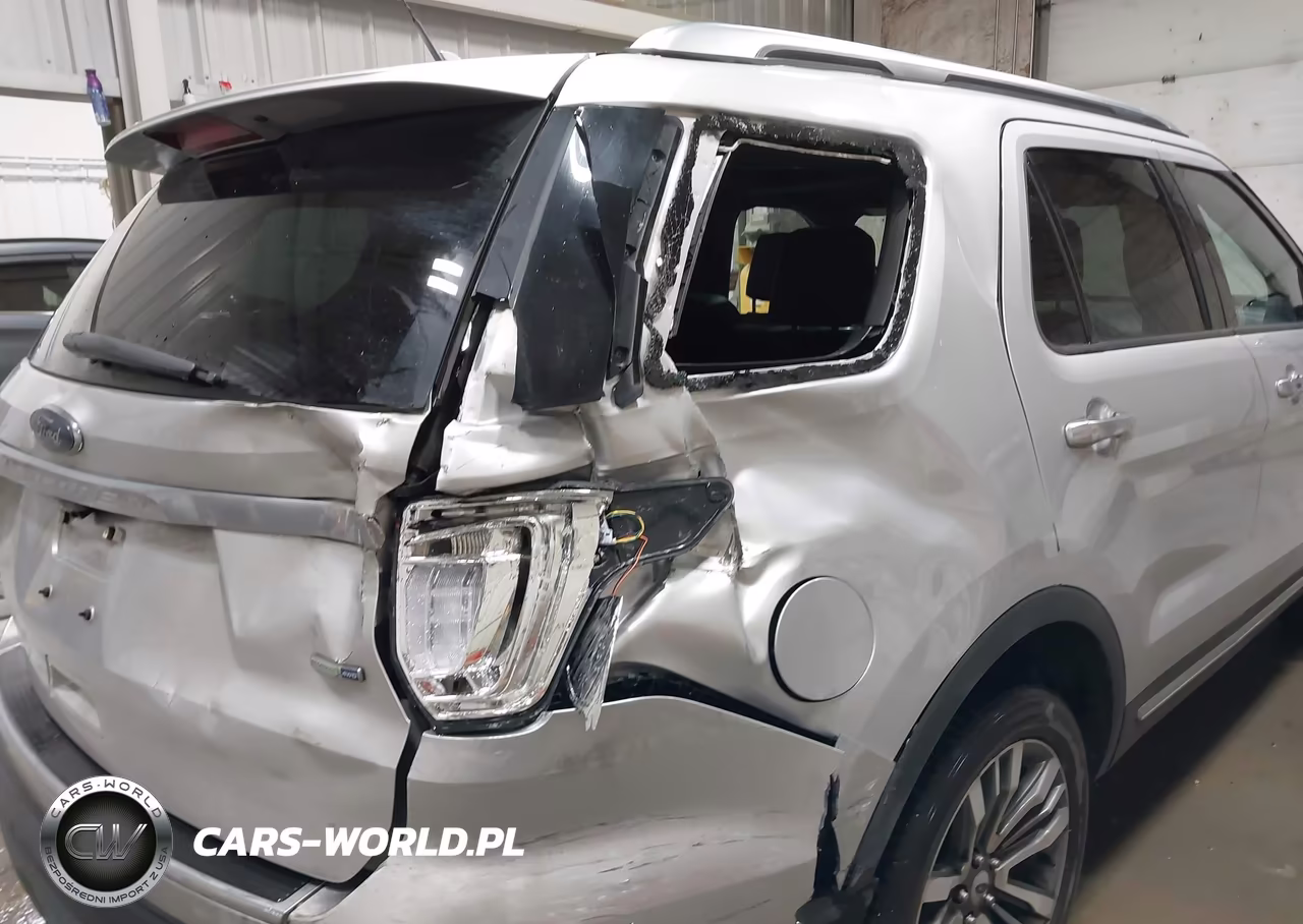 2018 Ford Explorer Platinum VIN:1FM5K8HT1JGA00252 - 6