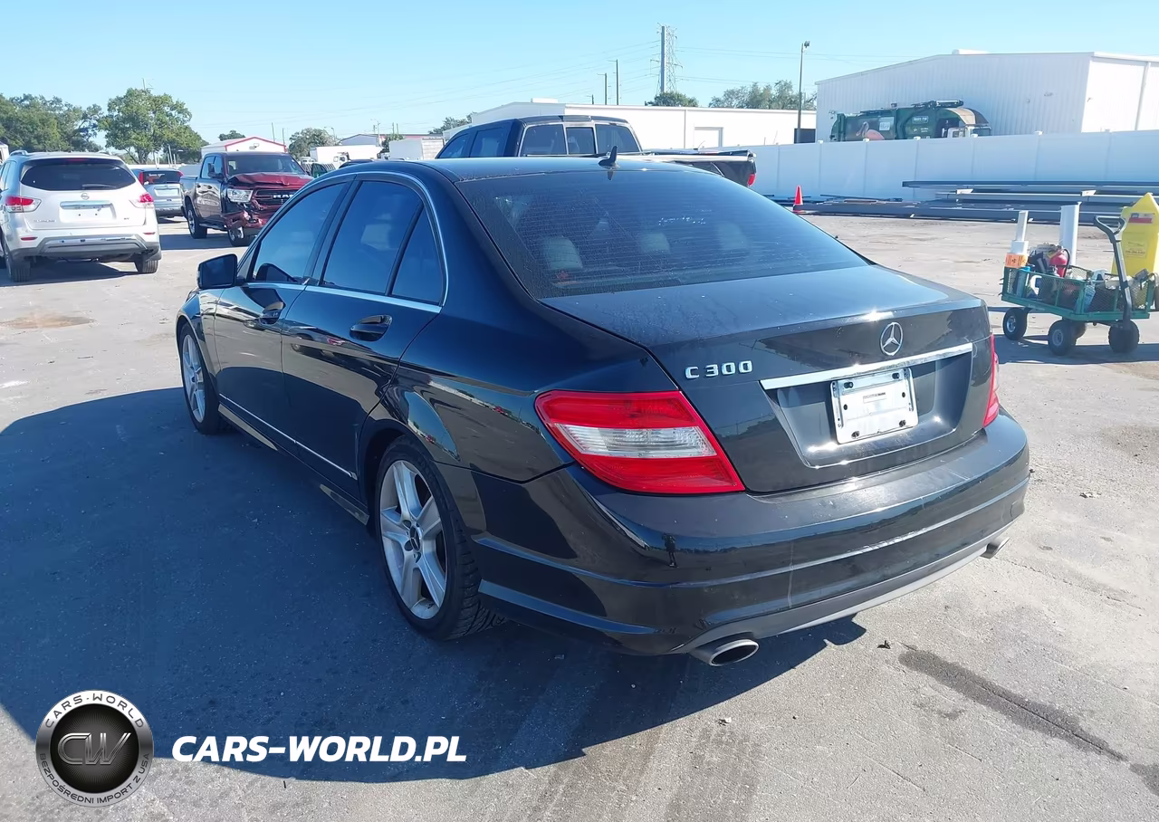 2011 Mercedes-Benz C 300 Luxury-Sport VIN:WDDGF5EB6BA482190 - 3