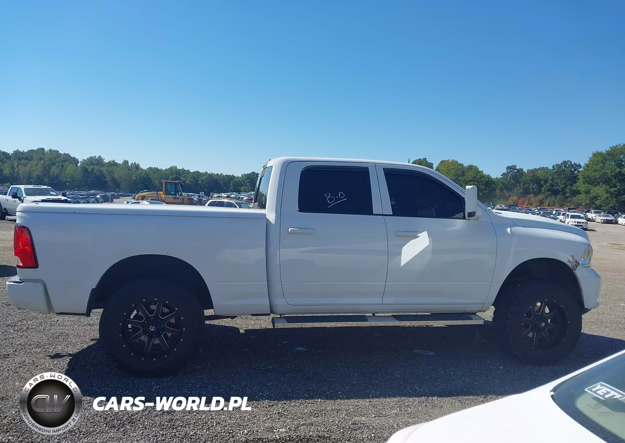 2015 Ram 1500 Sport VIN:1C6RR6UT7FS530510 - 13