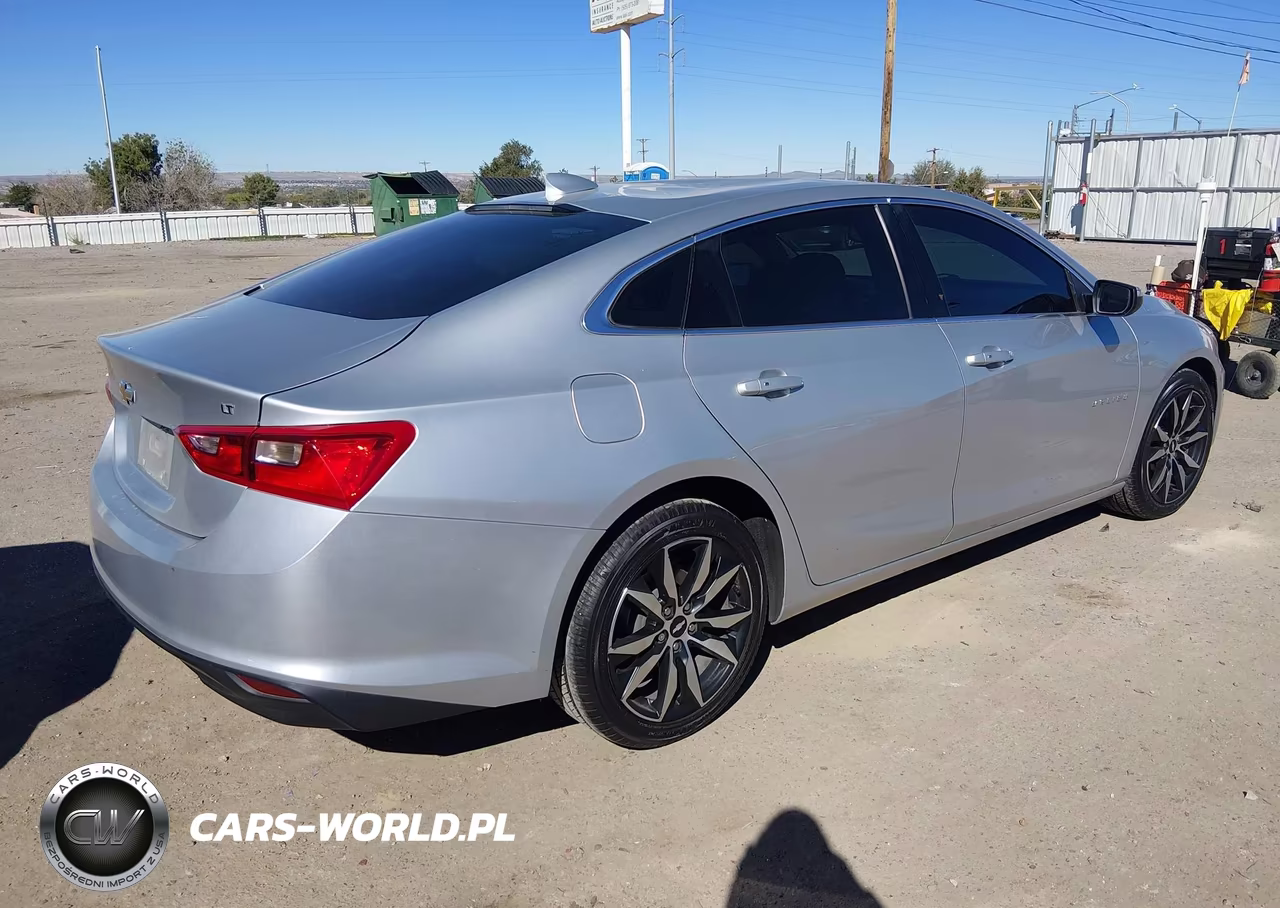 2018 Chevrolet Malibu Lt VIN:1G1ZD5ST0JF277402 - 4