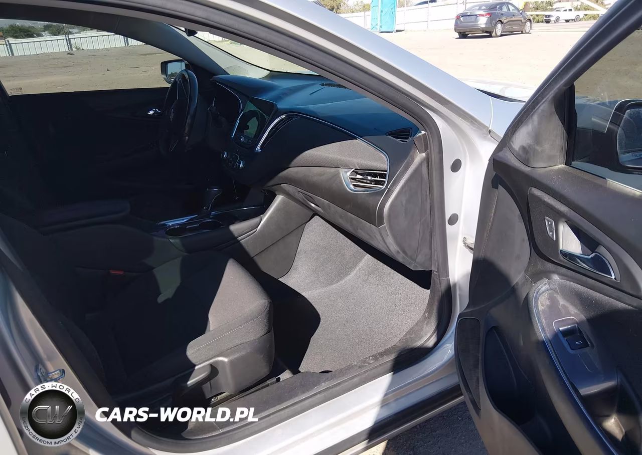 2018 Chevrolet Malibu Lt VIN:1G1ZD5ST0JF277402 - 5