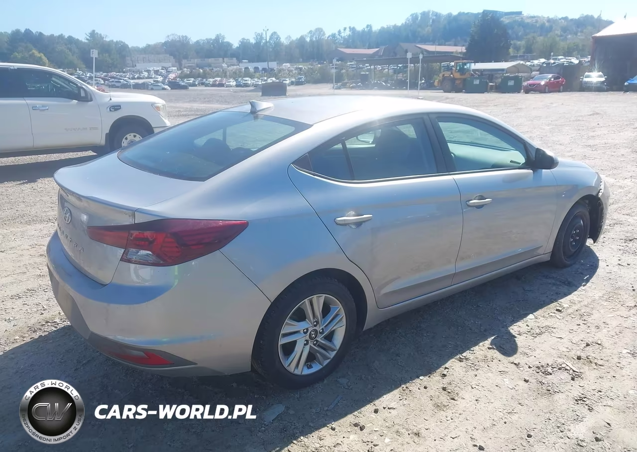 2020 Hyundai Elantra Sel VIN:5NPD84LF7LH551549 - 4