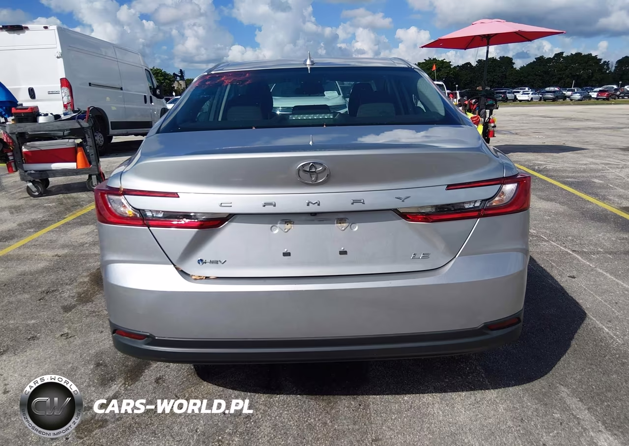 2025 Toyota Camry Le VIN:4T1DAACK0SU117215 - 16