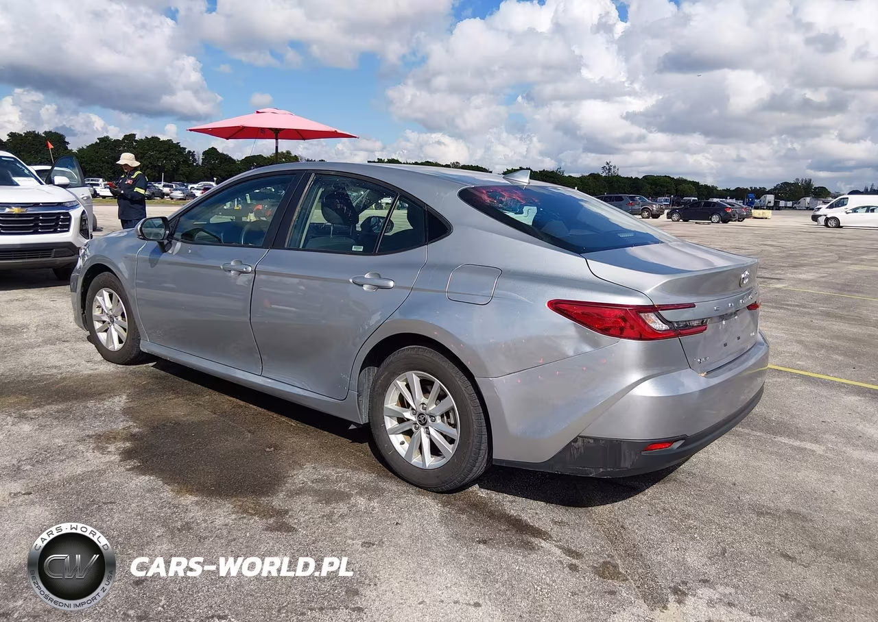 2025 Toyota Camry Le VIN:4T1DAACK0SU117215 - 3