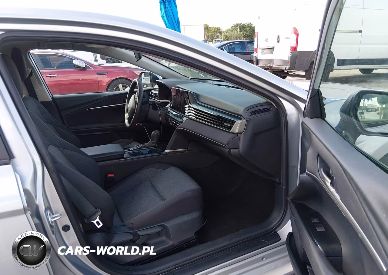 2025 Toyota Camry Le VIN:4T1DAACK0SU117215 - 5