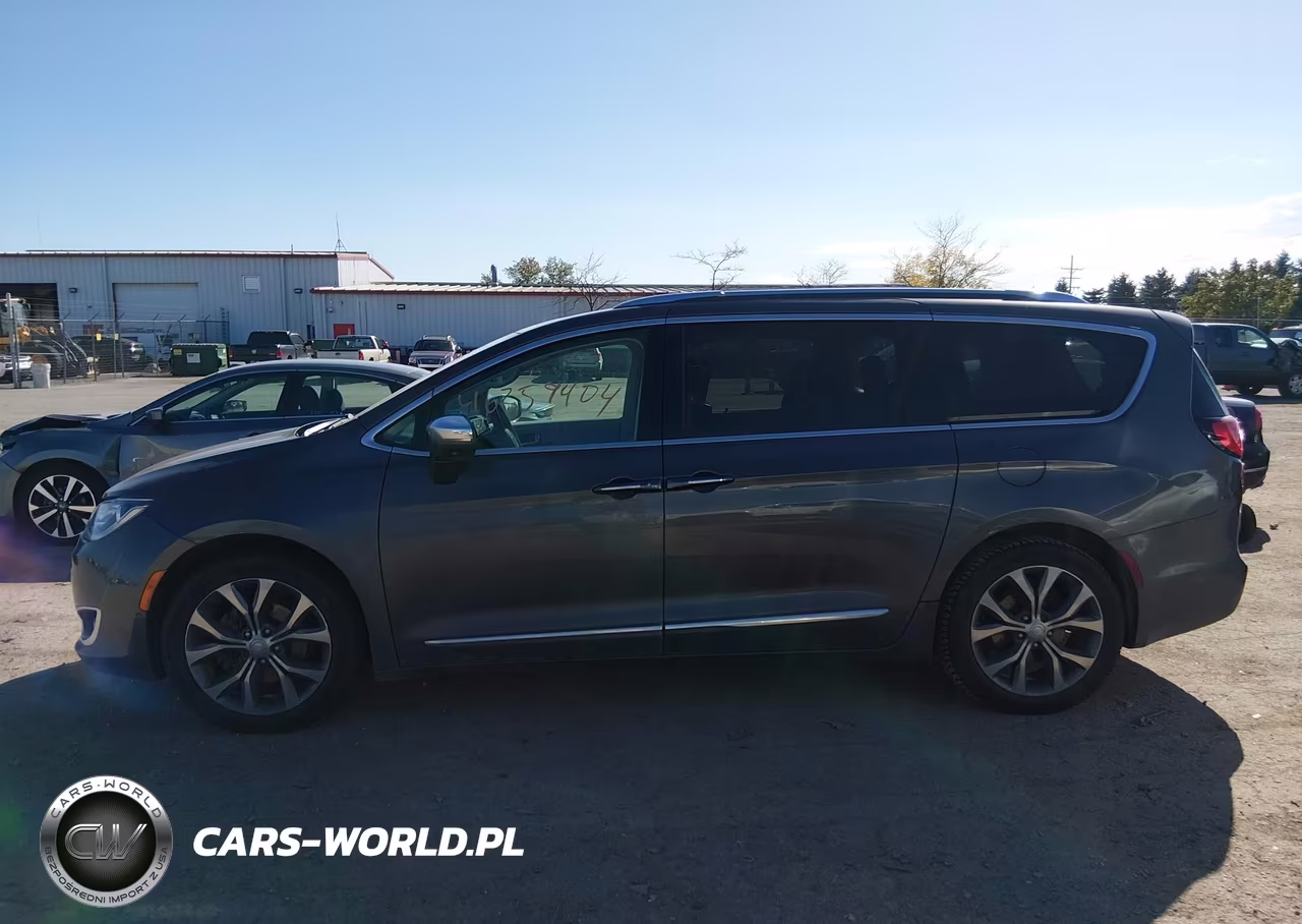 2018 Chrysler Pacifica Limited VIN:2C4RC1GG3JR339351 - 14
