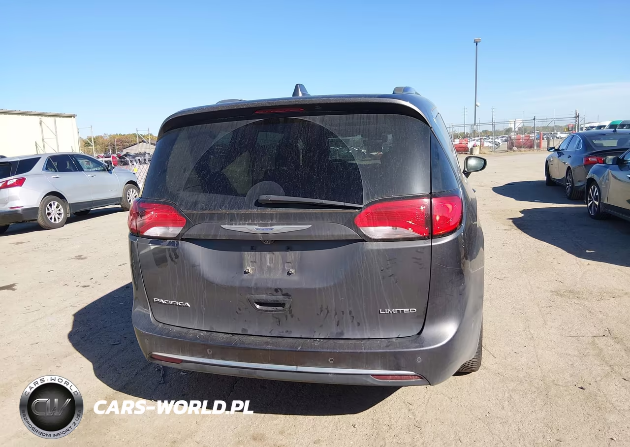 2018 Chrysler Pacifica Limited VIN:2C4RC1GG3JR339351 - 16