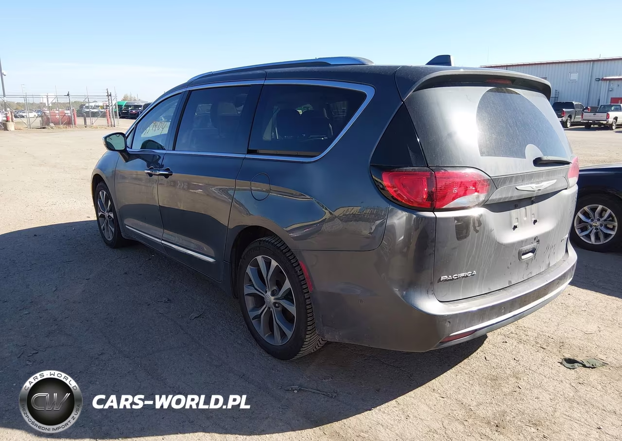 2018 Chrysler Pacifica Limited VIN:2C4RC1GG3JR339351 - 3