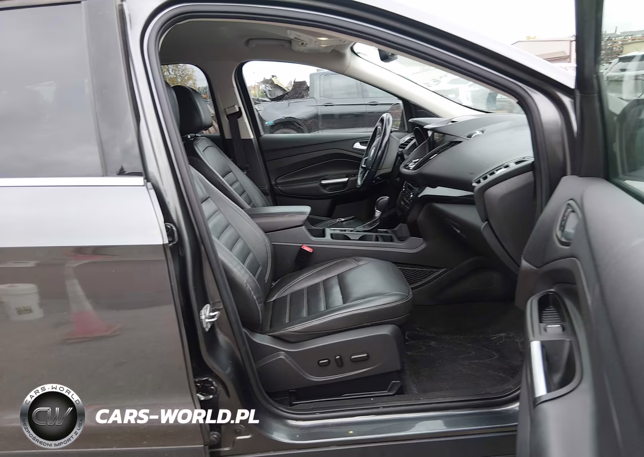 2017 Ford Escape Titanium VIN:1FMCU9J9XHUE58972 - 5
