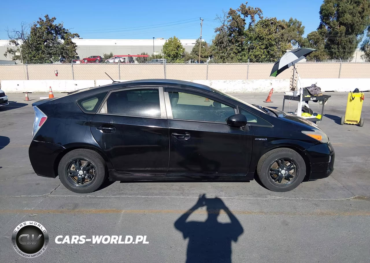 2012 Toyota Prius Four VIN:JTDKN3DU6C5461560 - 13