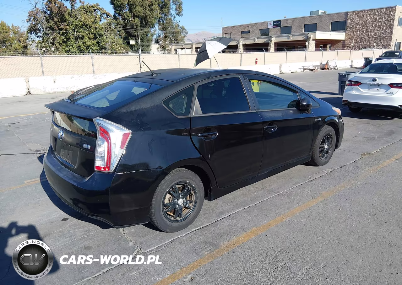 2012 Toyota Prius Four VIN:JTDKN3DU6C5461560 - 4