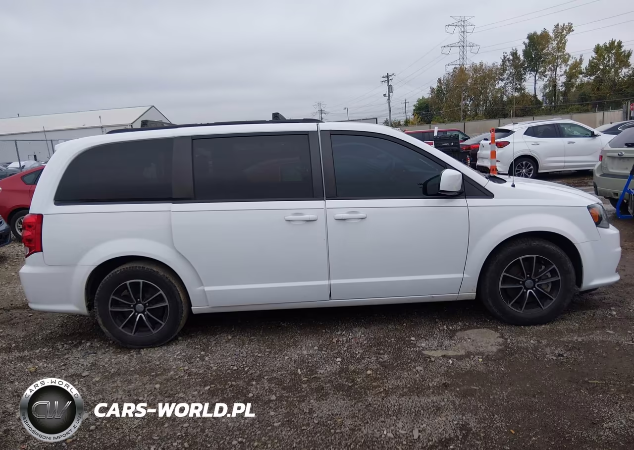 2018 Dodge Grand Caravan Gt VIN:2C4RDGEG5JR221174 - 13