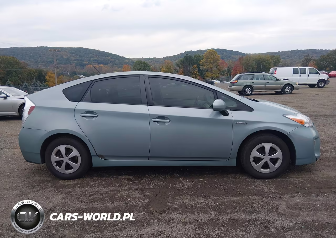 2013 Toyota Prius Three VIN:JTDKN3DU5D5702834 - 13