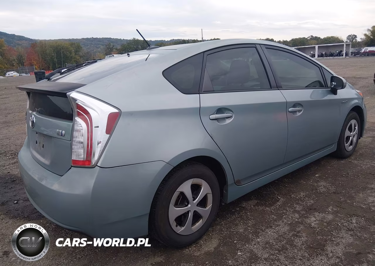 2013 Toyota Prius Three VIN:JTDKN3DU5D5702834 - 4