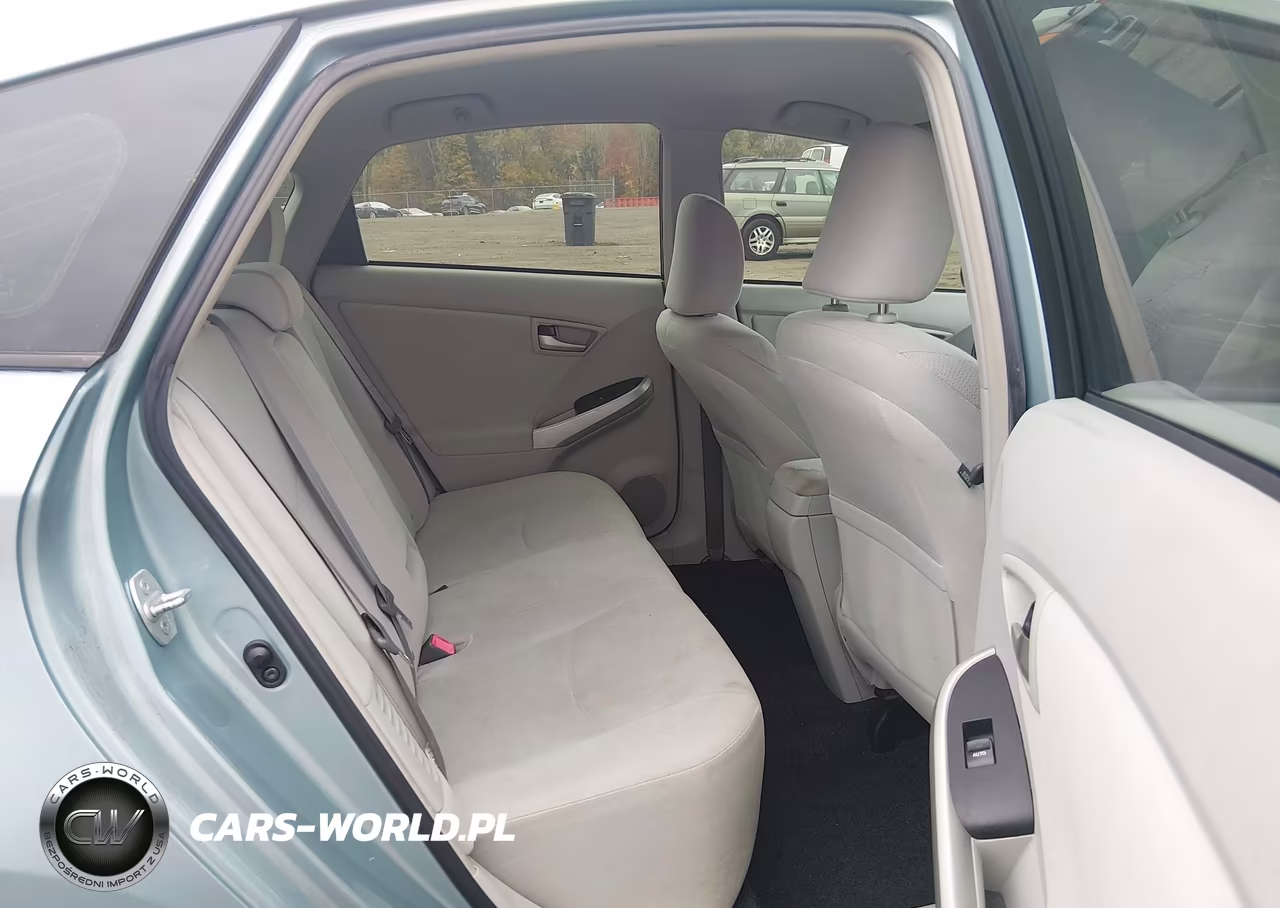 2013 Toyota Prius Three VIN:JTDKN3DU5D5702834 - 8