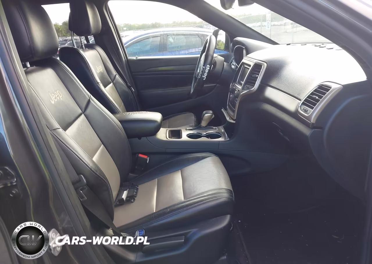 2017 Jeep Grand Cherokee Laredo 4X2 VIN:1C4RJEAG5HC731112 - 5