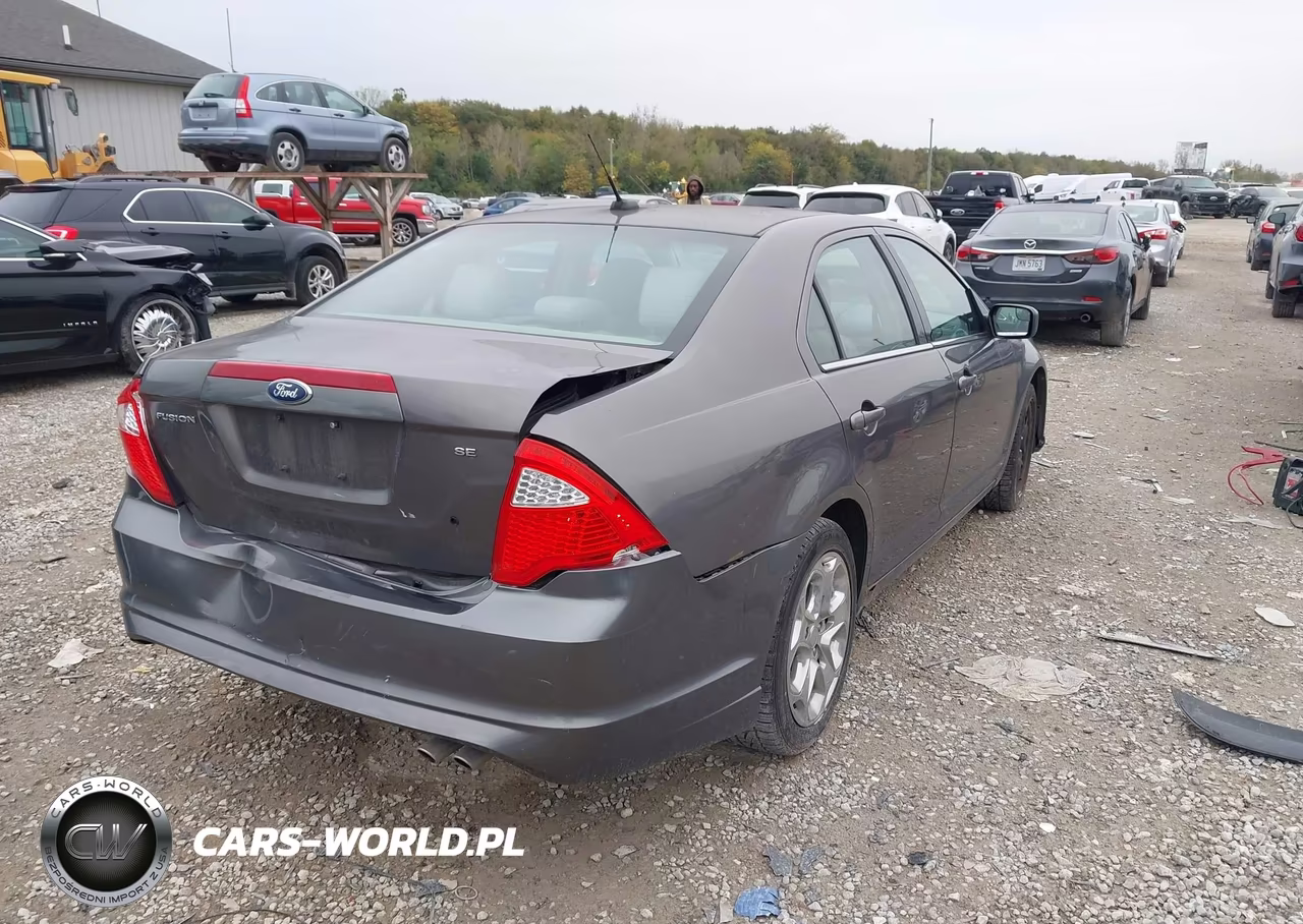 2011 Ford Fusion Se VIN:3FAHP0HA5BR132692 - 4