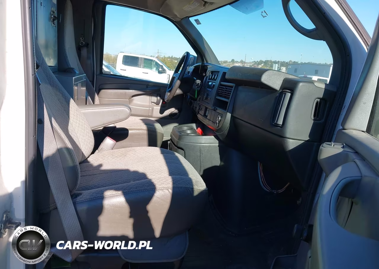 2012 GMC Savana 3500 Work Van VIN:1GTZ7TCG8C1156704 - 5