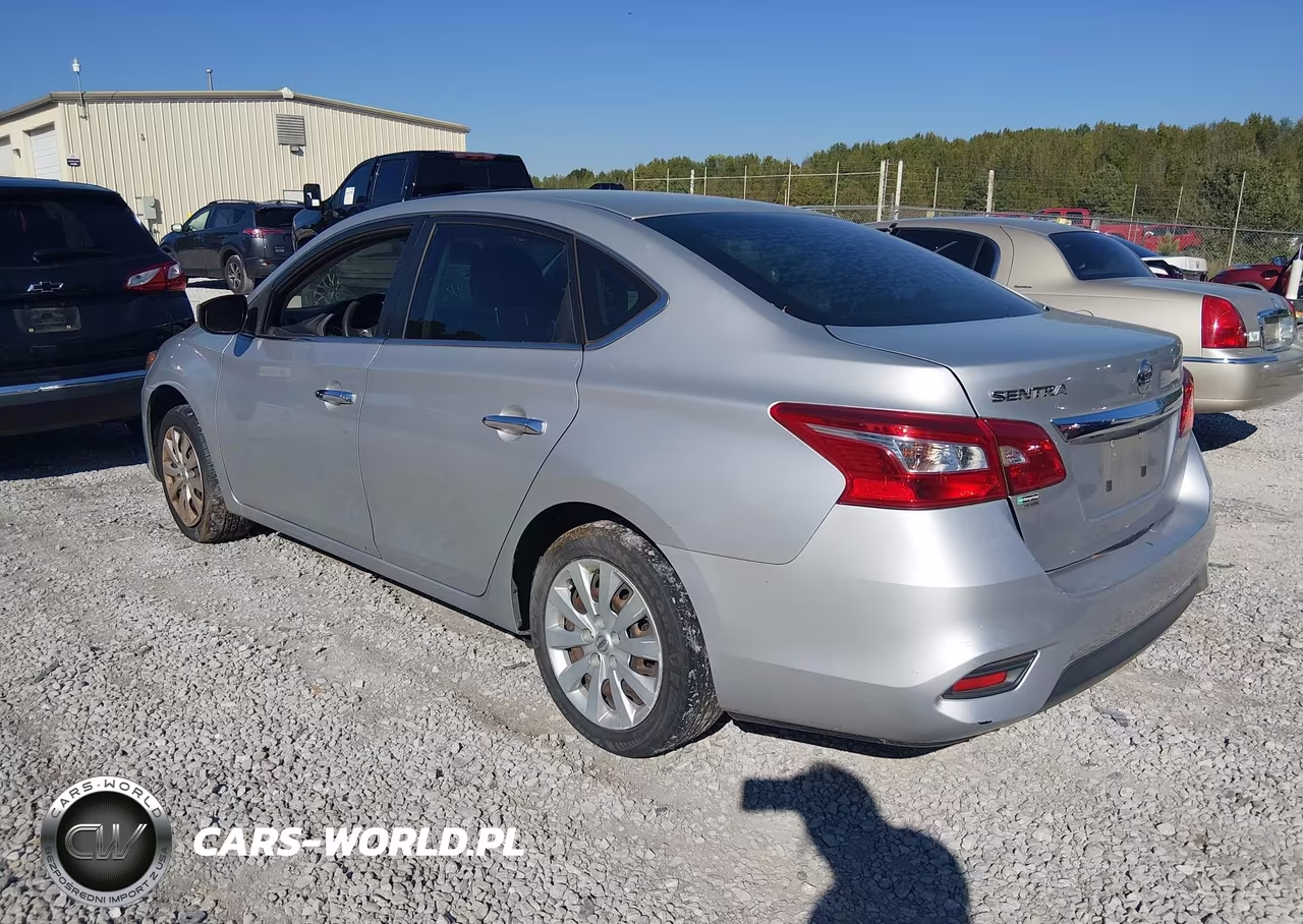 2018 Nissan Sentra S VIN:3N1AB7AP0JY310422 - 3