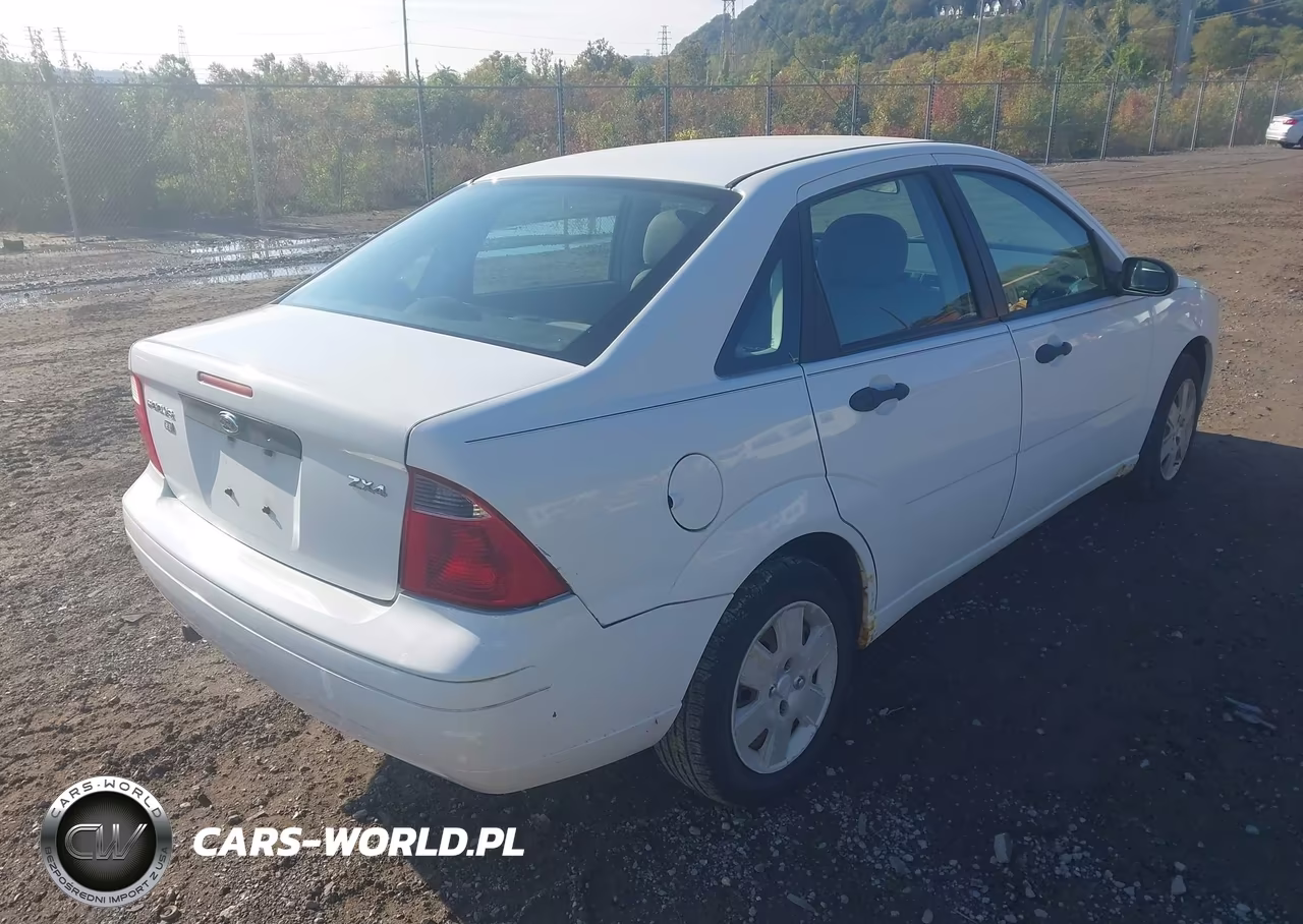 2006 Ford Focus Zx4 VIN:1FAHP34N76W230393 - 4
