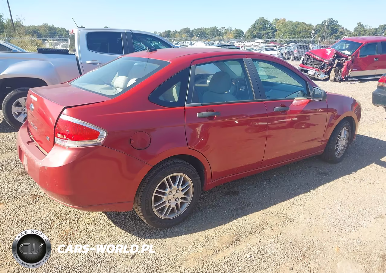 2010 Ford Focus Se VIN:1FAHP3FNXAW134005 - 4