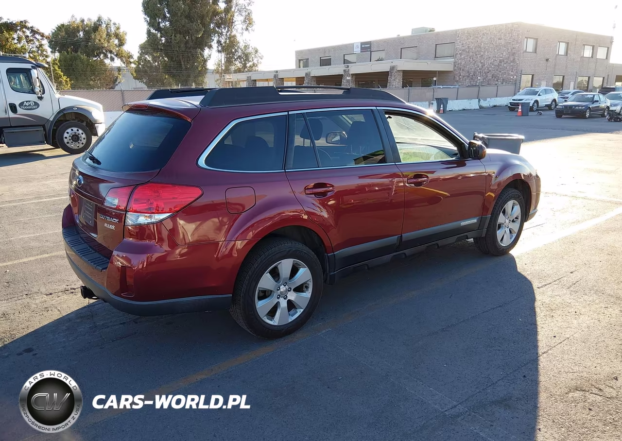 2012 Subaru Outback 2.5I Premium VIN:4S4BRBCC5C3228283 - 4