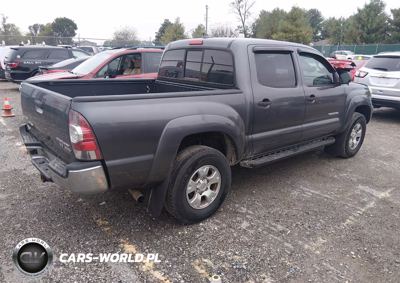 2014 Toyota Tacoma Prerunner V6 VIN:3TMJU4GN7EM166876 - 4