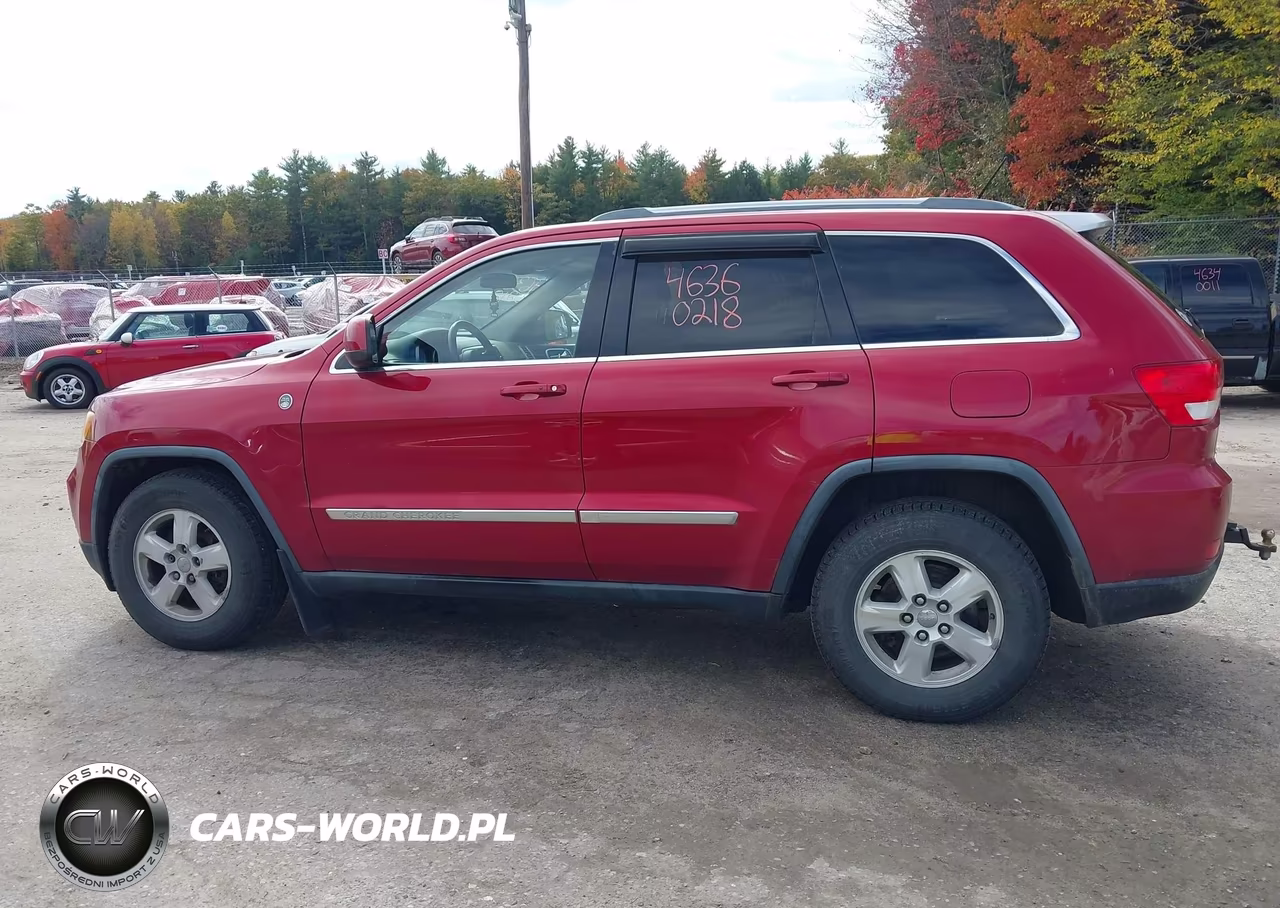 2011 Jeep Grand Cherokee Laredo VIN:1J4RR4GG0BC563147 - 12