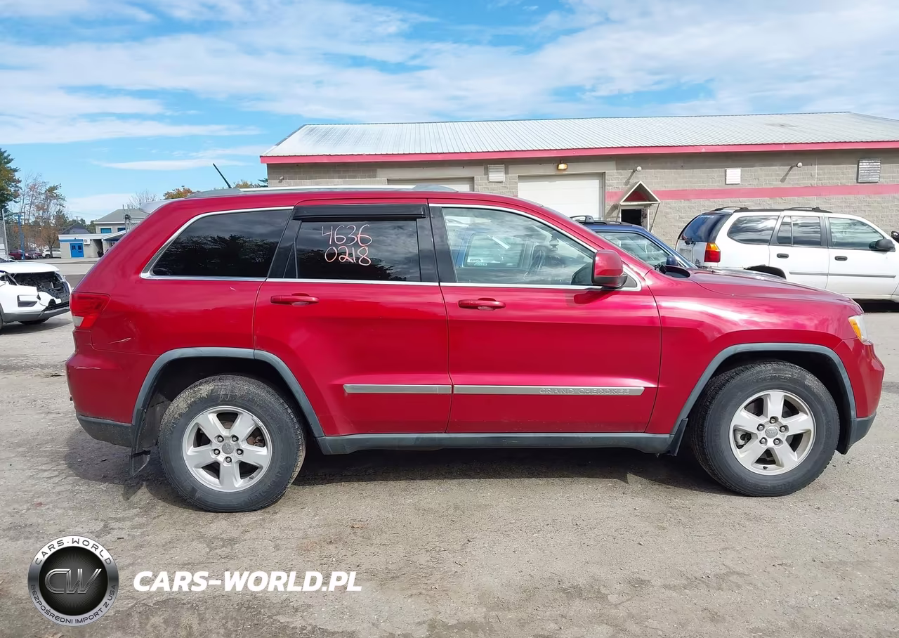 2011 Jeep Grand Cherokee Laredo VIN:1J4RR4GG0BC563147 - 14