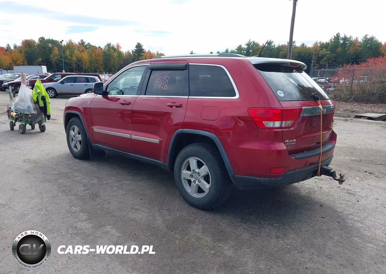 2011 Jeep Grand Cherokee Laredo VIN:1J4RR4GG0BC563147 - 3
