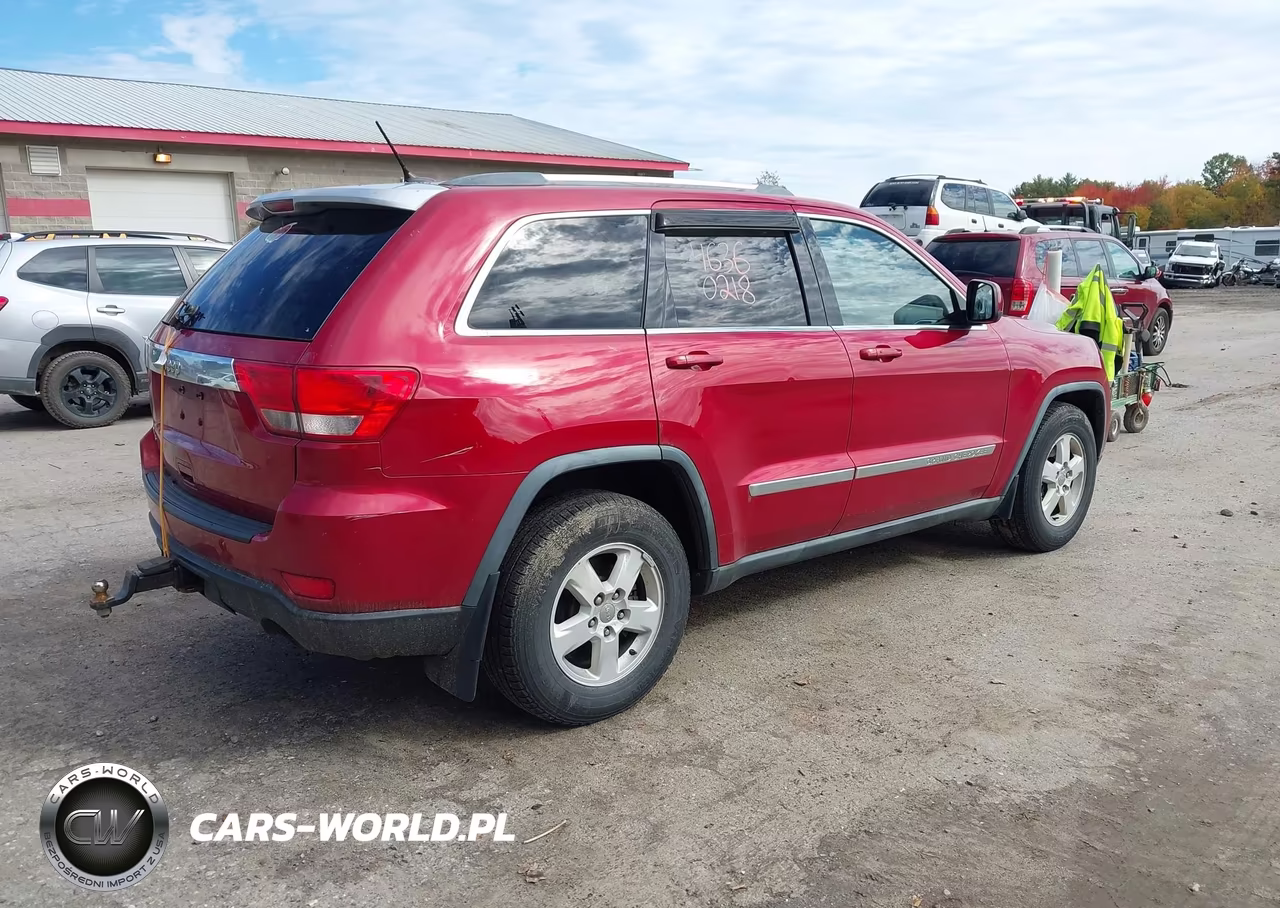 2011 Jeep Grand Cherokee Laredo VIN:1J4RR4GG0BC563147 - 4