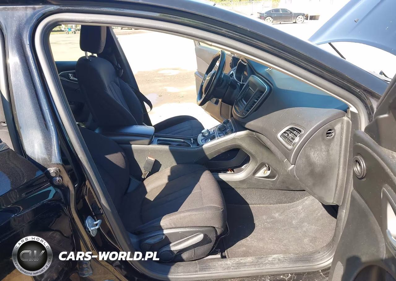 2015 Chrysler 200 Limited VIN:1C3CCCAG1FN525747 - 5