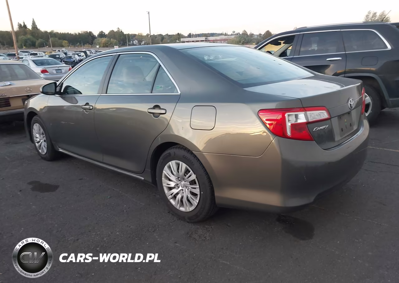 2012 Toyota Camry Le VIN:4T4BF1FK2CR186807 - 3
