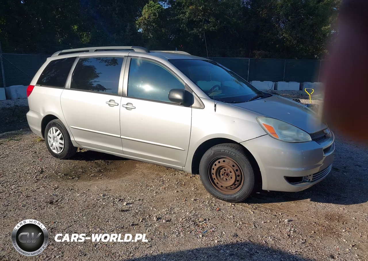 2004 Toyota Sienna Le