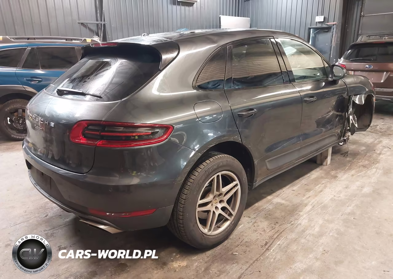 2017 Porsche Macan VIN:WP1AA2A52HLB01699 - 4