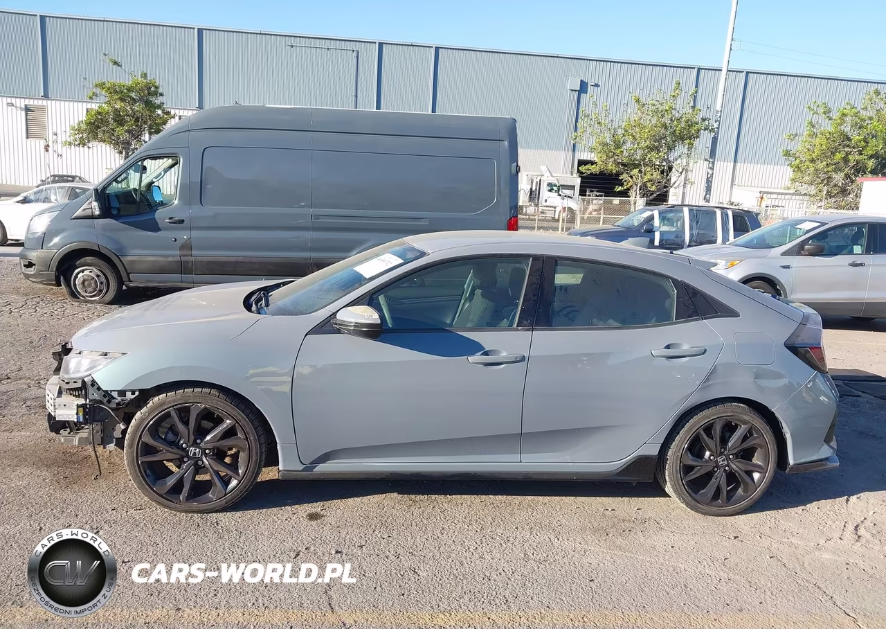 2018 Honda Civic Sport VIN:SHHFK7H41JU211391 - 15