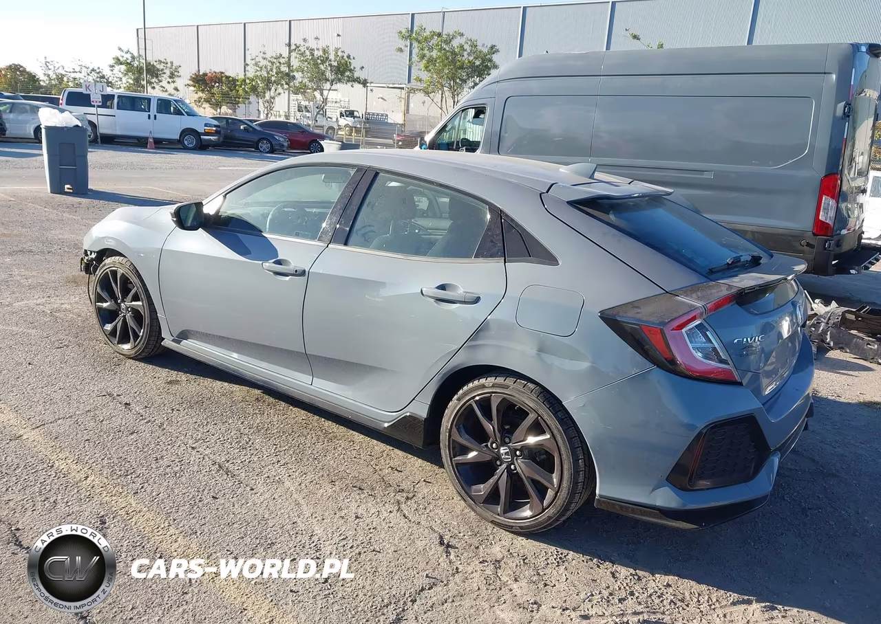 2018 Honda Civic Sport VIN:SHHFK7H41JU211391 - 3