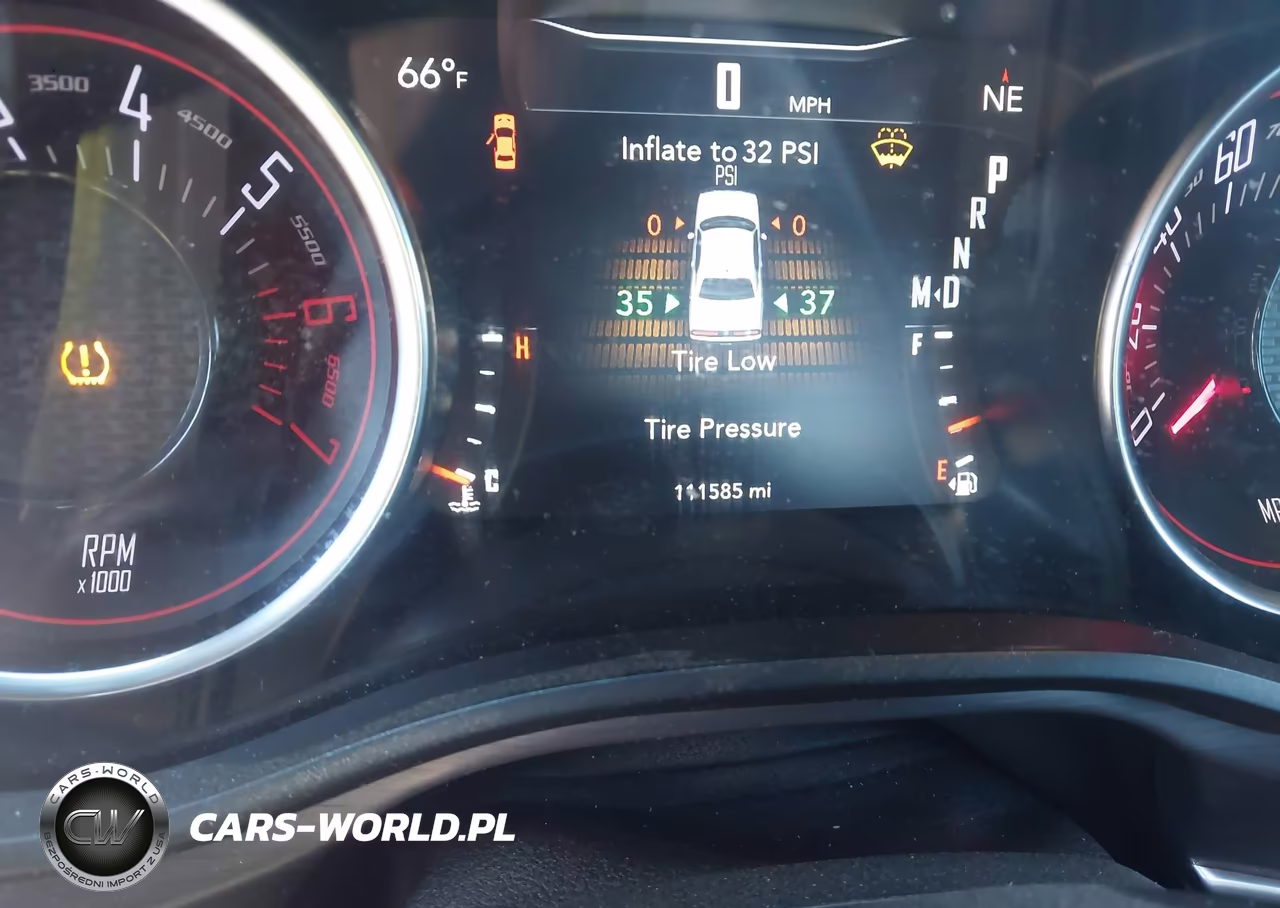 2017 Dodge Challenger R-T VIN:2C3CDZBT4HH594147 - 7