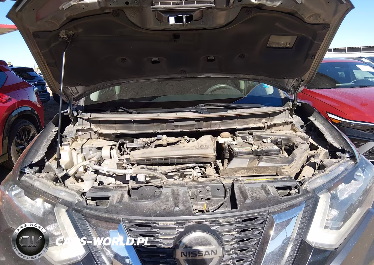 2018 Nissan Rogue S VIN:KNMAT2MT0JP622215 - 10
