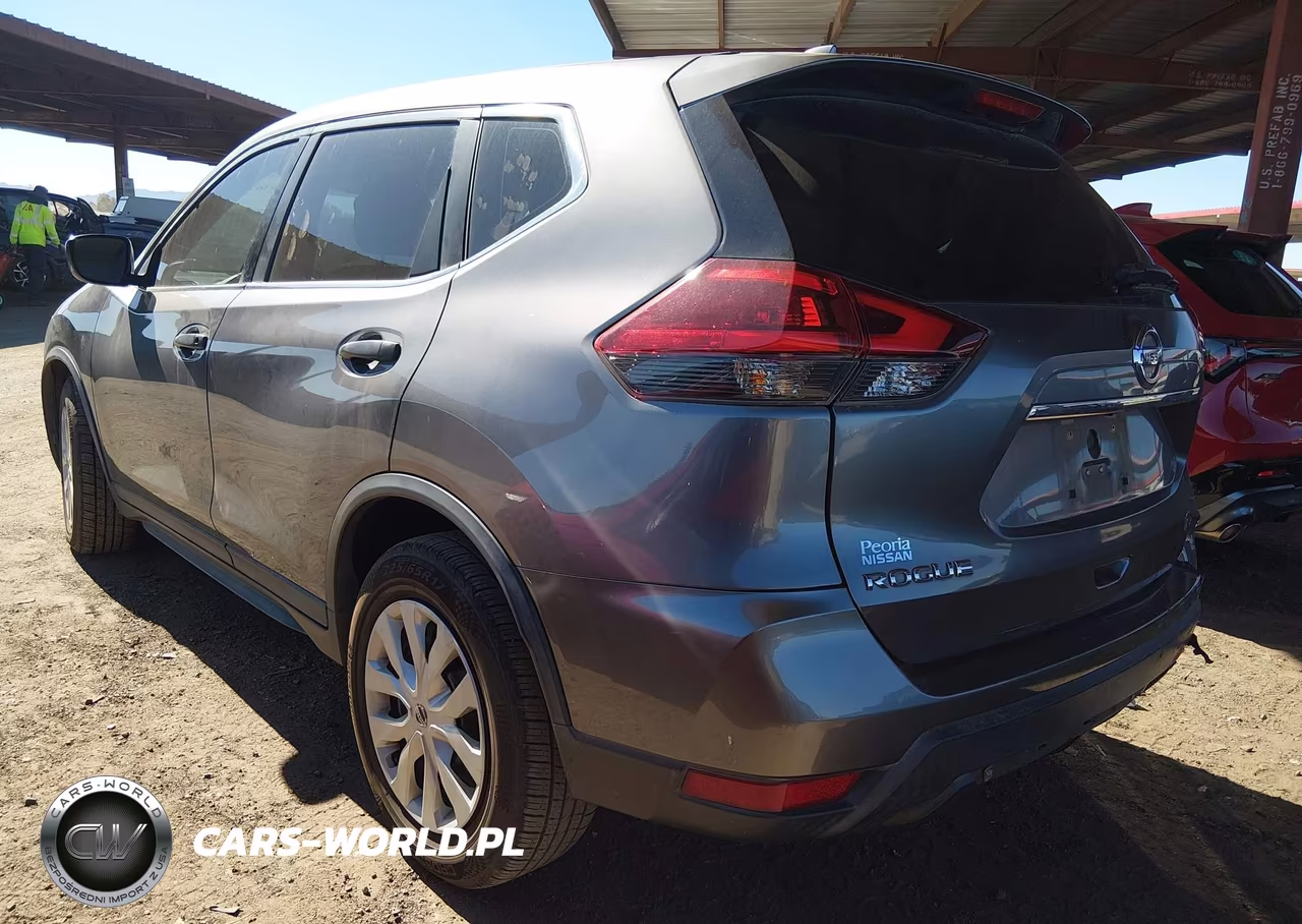 2018 Nissan Rogue S VIN:KNMAT2MT0JP622215 - 3
